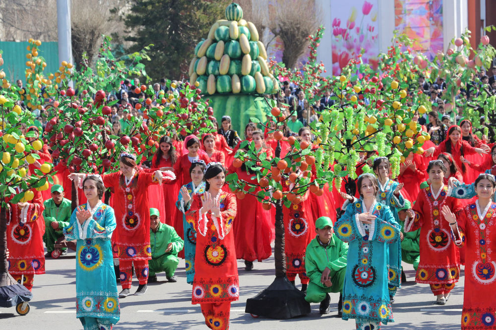 Свободный от коронавируса: в Таджикистане на Навруз состоится несколько массовых концертов