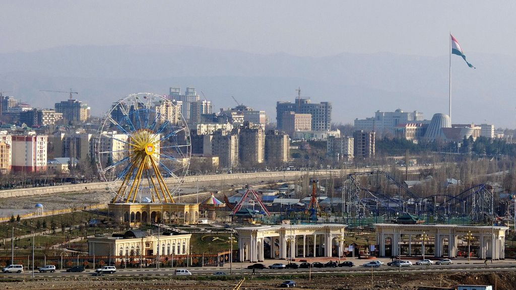 Сенаторы Таджикистана поддержали передачу 7,7 тыс. га земли района Рудаки столице