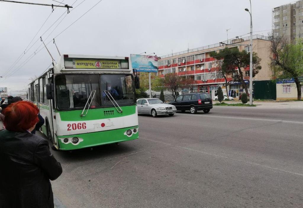 Коронавирус: В Душанбе водителям общественного транспорта рекомендовали носить маски