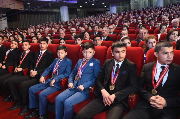 Перестройка в науке Таджикистана: премии - педагогам, новый телеканал – учащимся