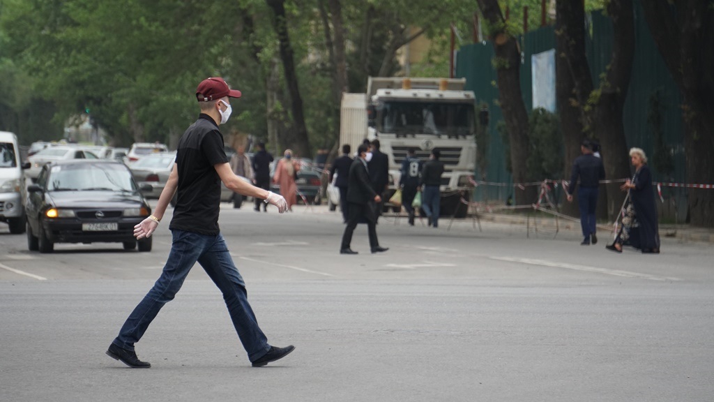 Душанбинская милиция начала в городе операцию «Подросток». Ищут тех, кто гуляет и без масок