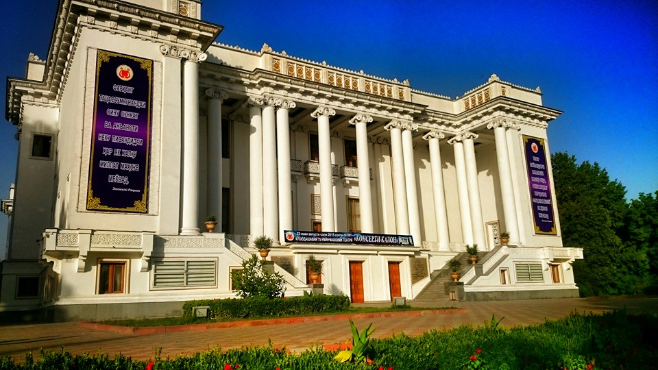 Какие театры начали работать в Душанбе