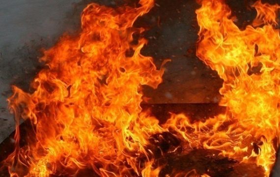 В Кулябе произошел пожар в больнице, в Душанбе сгорел склад стройматериалов