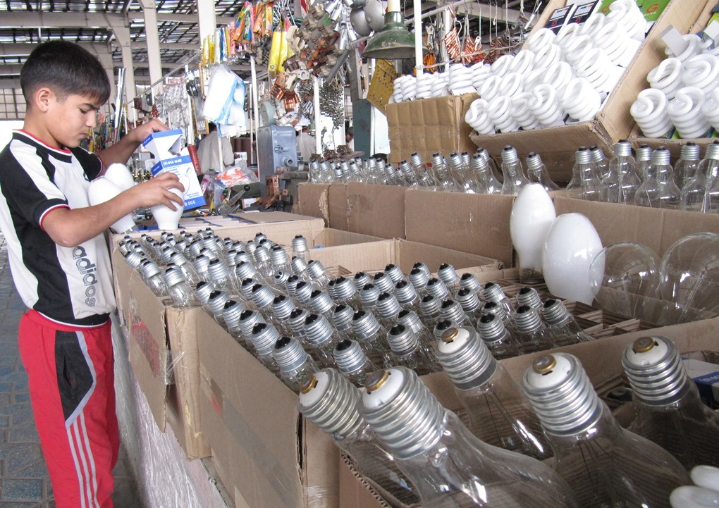 В Таджикистане нет ни одного специалиста по утилизации ртутных ламп