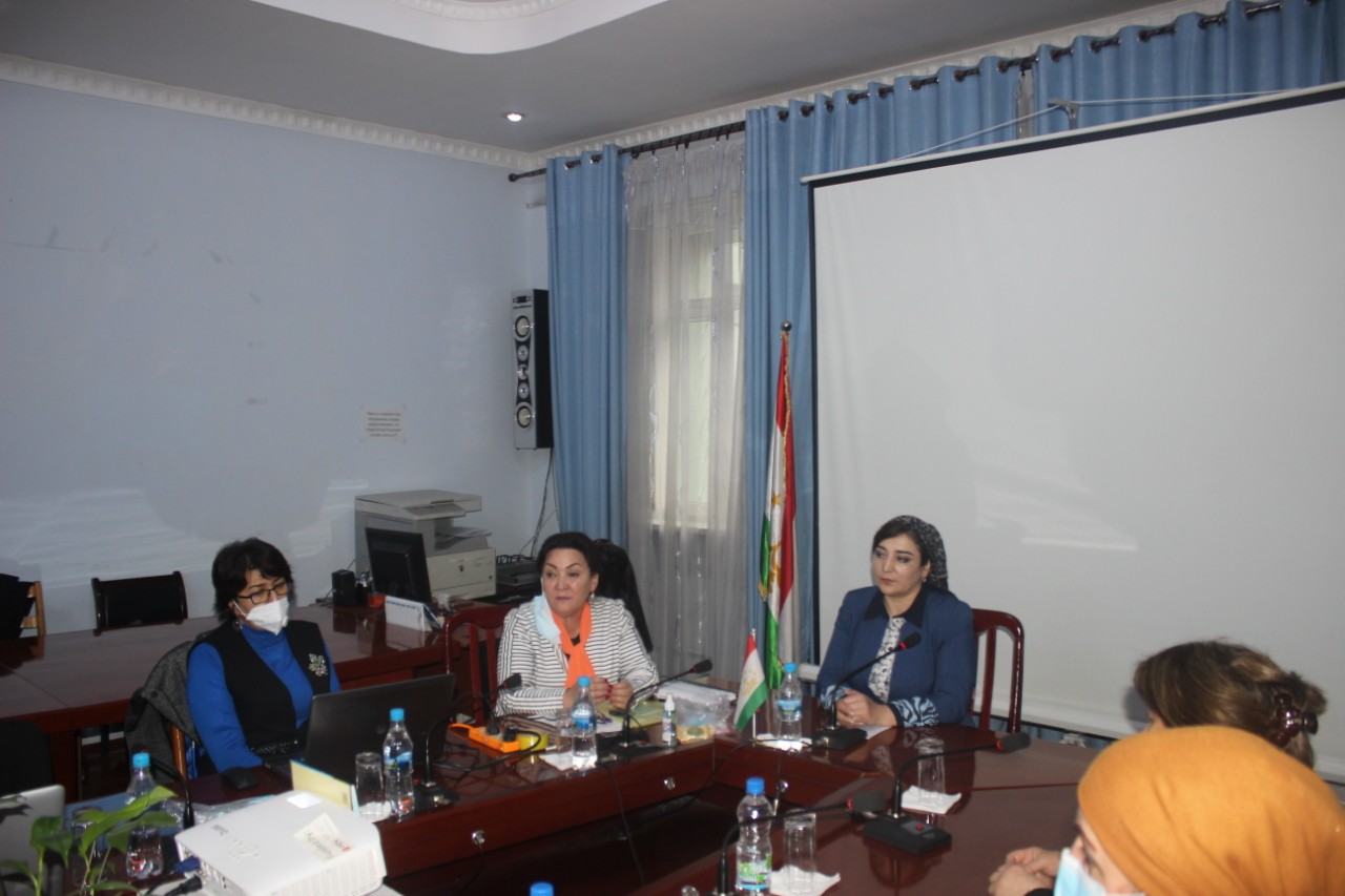 В Душанбе обсудили вопросы ранних браков