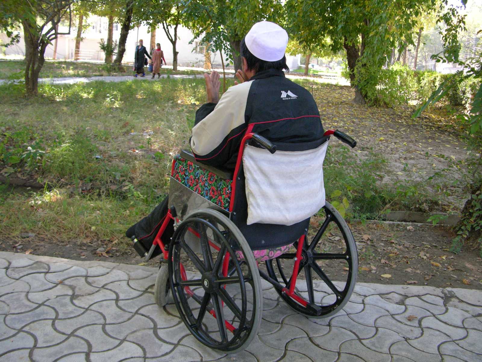 В Таджикистане решили создать равные со всеми условия для инвалидов