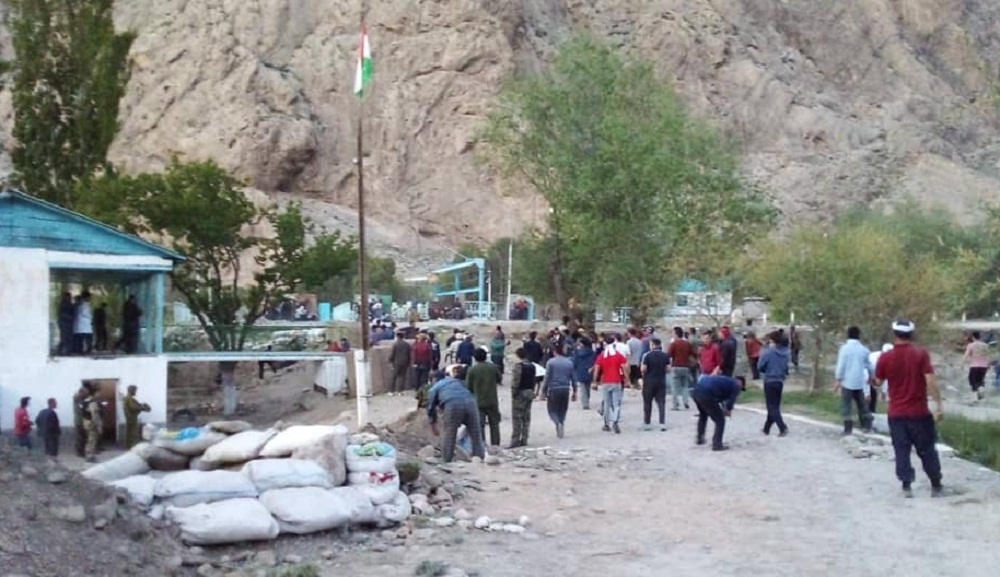 Погранвойска Таджикистана: Кыргызстан оккупировал водораспределительный пункт и провоцирует конфликт