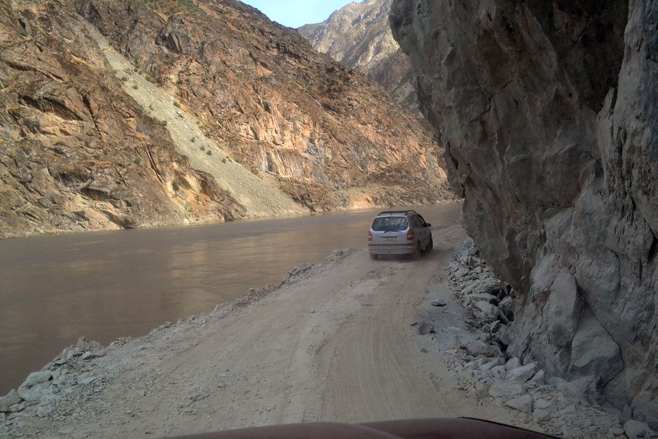 Китай даст Таджикистану $204 миллиона для реабилитации дороги в ГБАО
