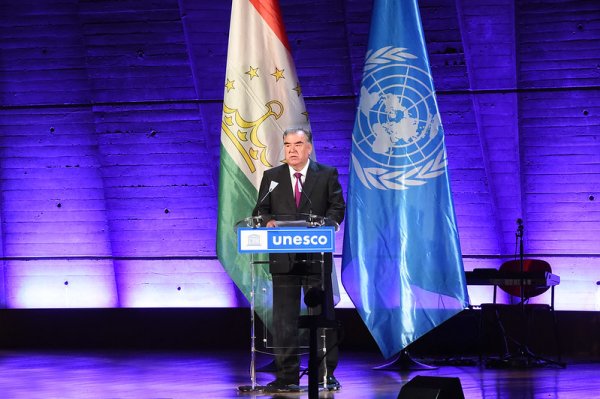Эмомали Рахмон принял участие в церемонии открытия Дня культуры Таджикистана в ЮНЕСКО