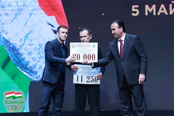 Темур Рахимов объявлен лучшим спортсменом 2021 года