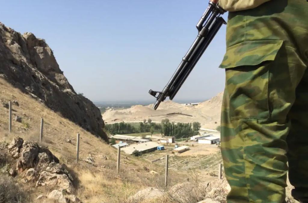Источник: На таджикско-кыргызской границе опять стреляют