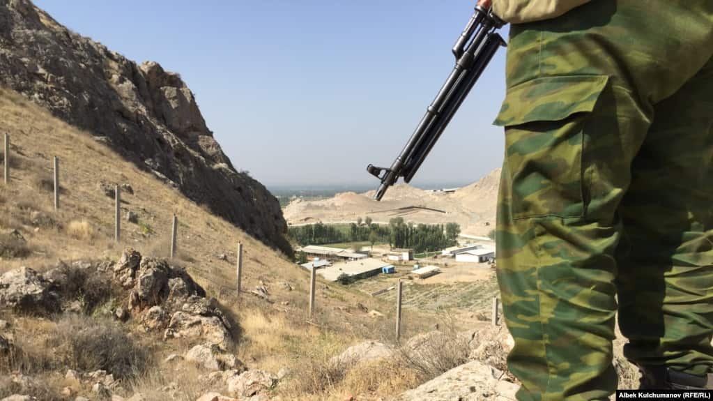 Один таджикский пограничник погиб и двое ранены в ходе перестрелки на границе с Кыргызстаном