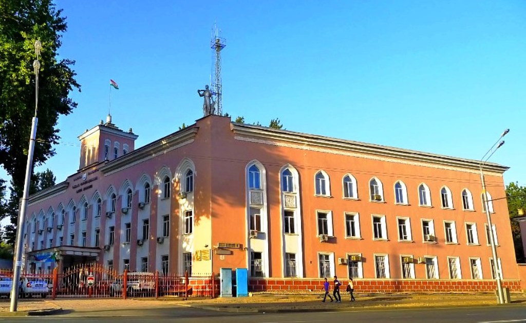Здание Управления МВД Душанбе снесут. Узнали, что будет на его месте