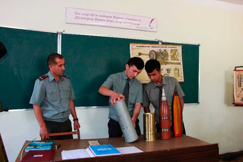 В Таджикистане утвердили перечень вузов с военными кафедрами