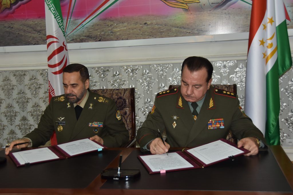 О чем договорились министры обороны Таджикистана и Ирана?