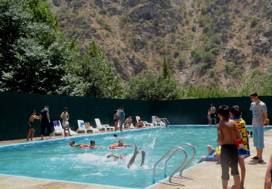 В Таджикистане начали подготавливать лагеря для летнего отдыха детей и подростков