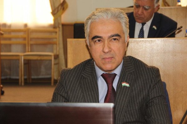 Бывший и новый председатели Демпартии Таджикистана ждут заключение Минюста. Усмонзода лишится мандата депутата?