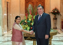 Президент Таджикистана принял главу МИД Индии